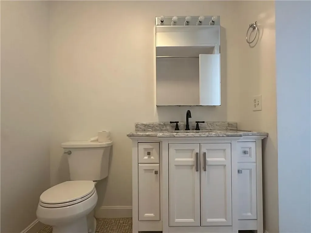 11 Pocono Road Middletown RI 02842