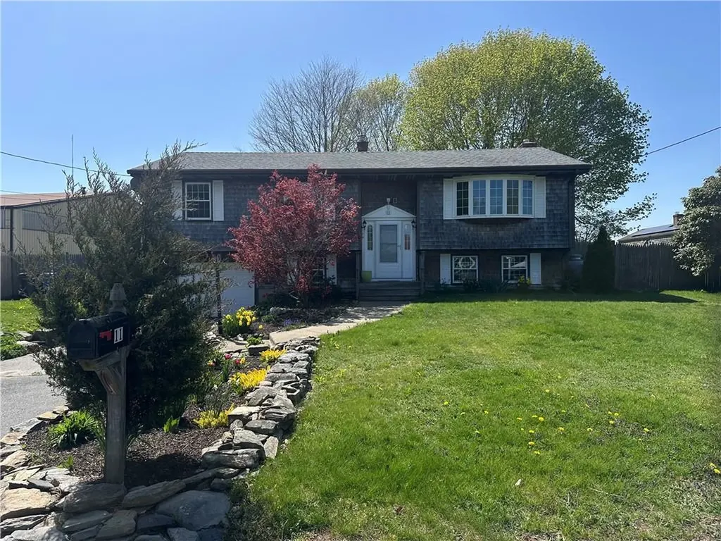 11 Pocono Road Middletown RI 02842