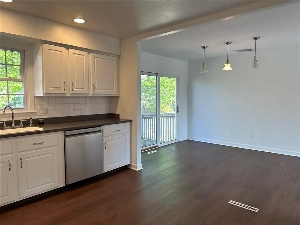 11 Pocono Road Middletown RI 02842