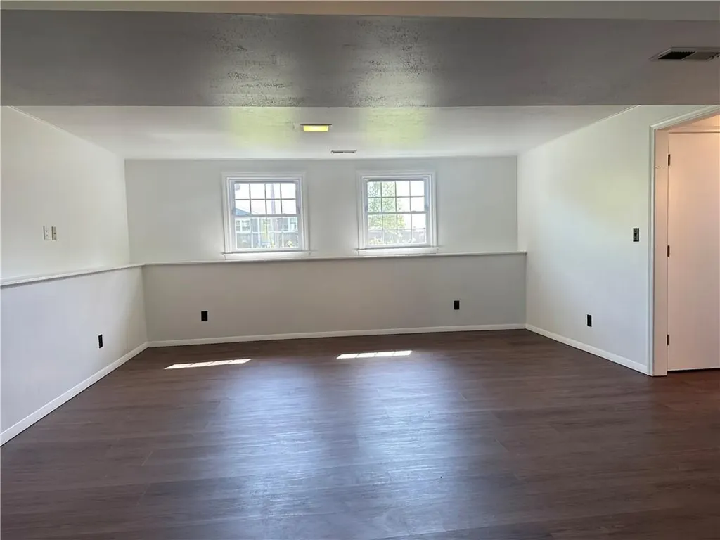 11 Pocono Road Middletown RI 02842