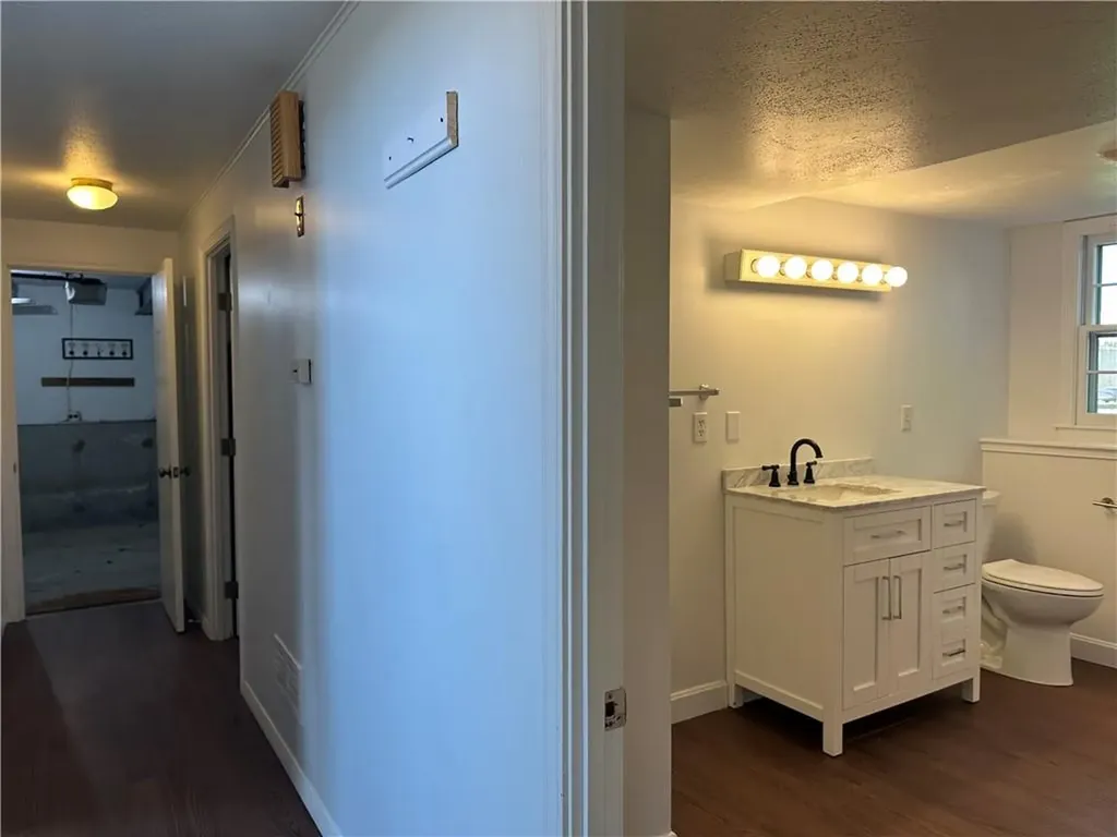 11 Pocono Road Middletown RI 02842
