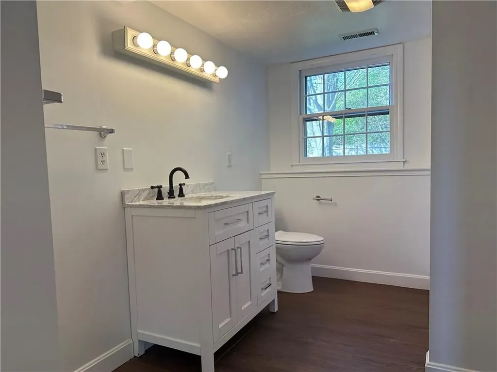 11 Pocono Road Middletown RI 02842