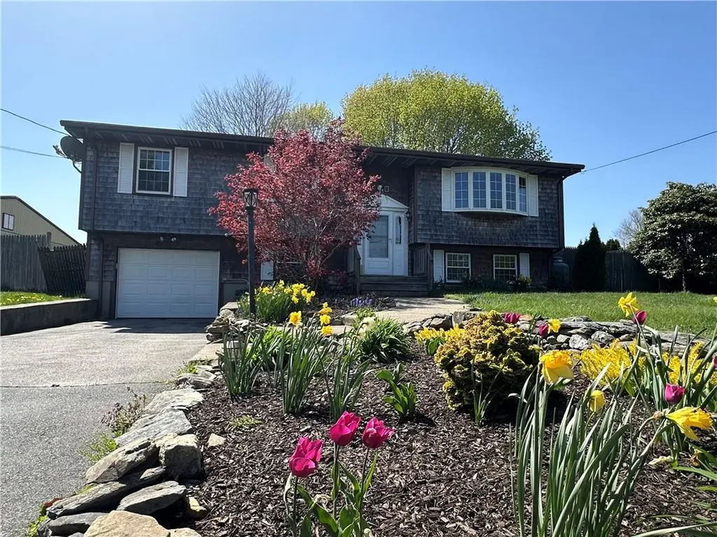 11 Pocono Road Middletown RI 02842