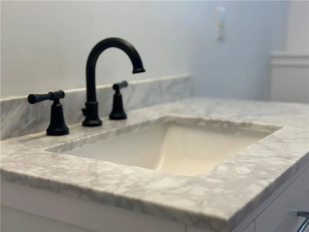 11 Pocono Road Middletown RI 02842