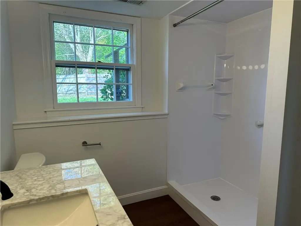 11 Pocono Road Middletown RI 02842