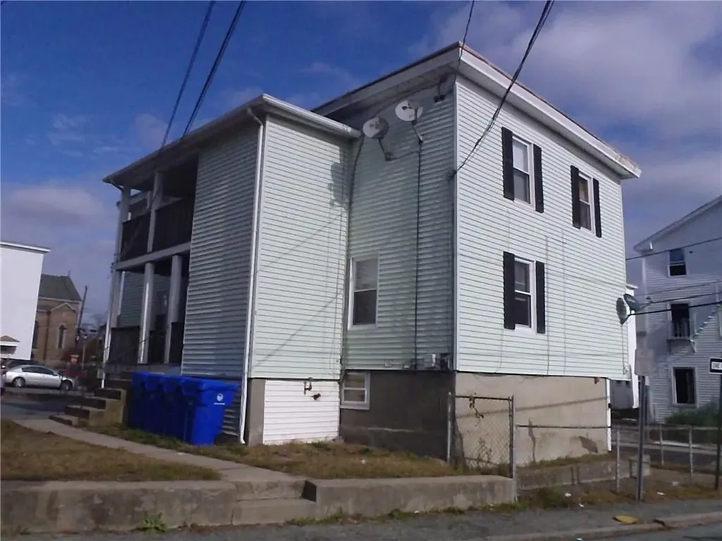 1 7 Carson Street Pawtucket RI 02860