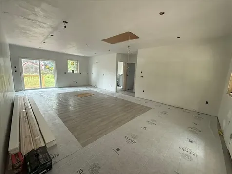 0125 Homestead Avenue Portsmouth RI 02872