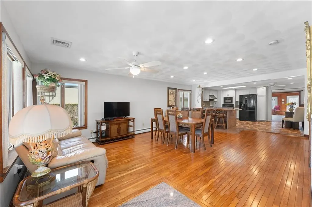63 Boon Street Narragansett RI 02882