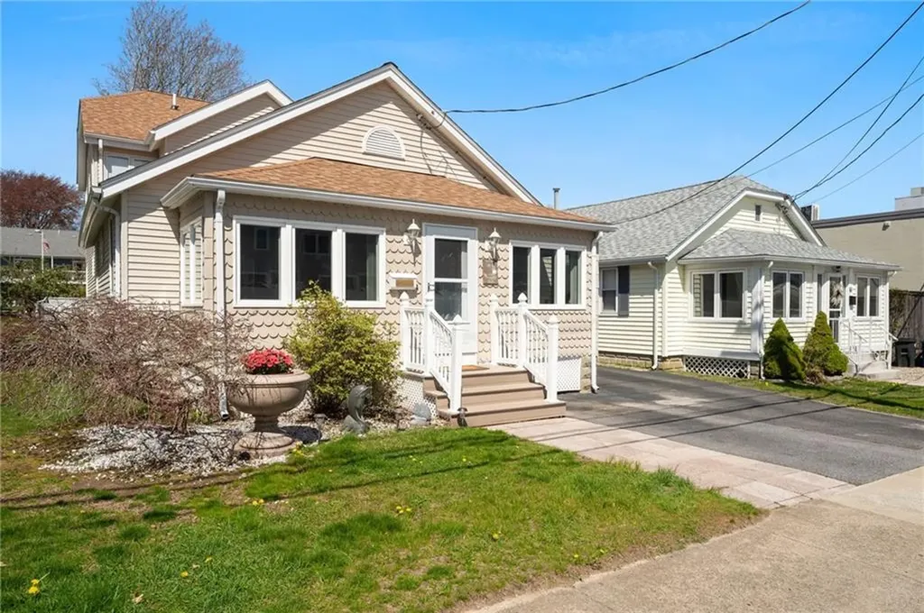 63 Boon Street Narragansett RI 02882