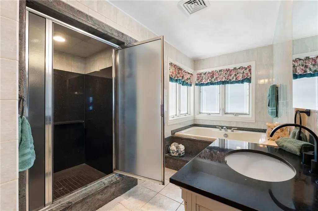 63 Boon Street Narragansett RI 02882