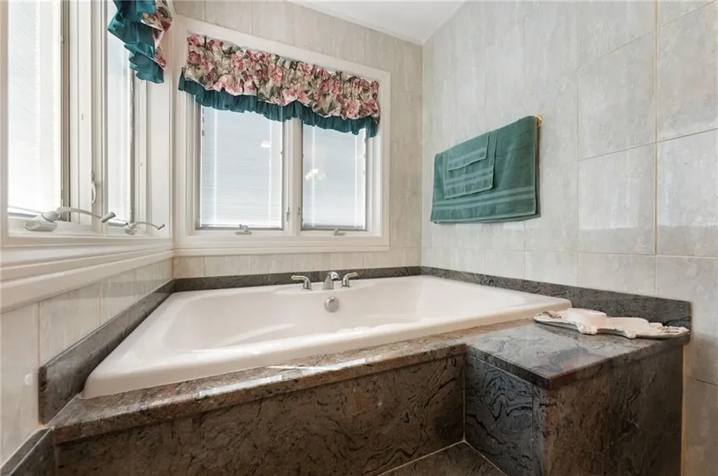 63 Boon Street Narragansett RI 02882