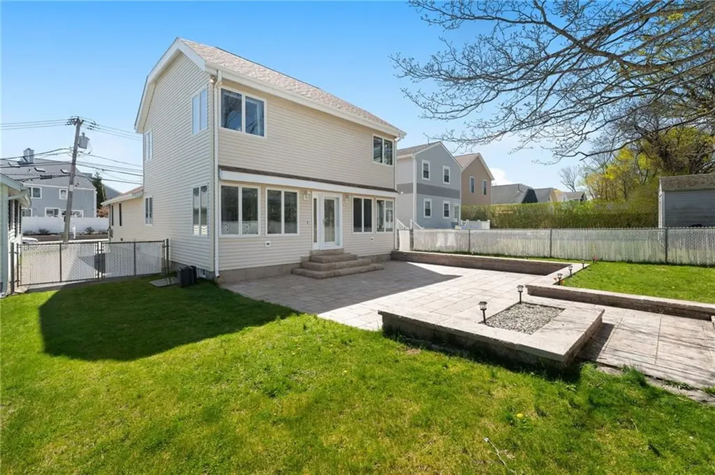 63 Boon Street Narragansett RI 02882