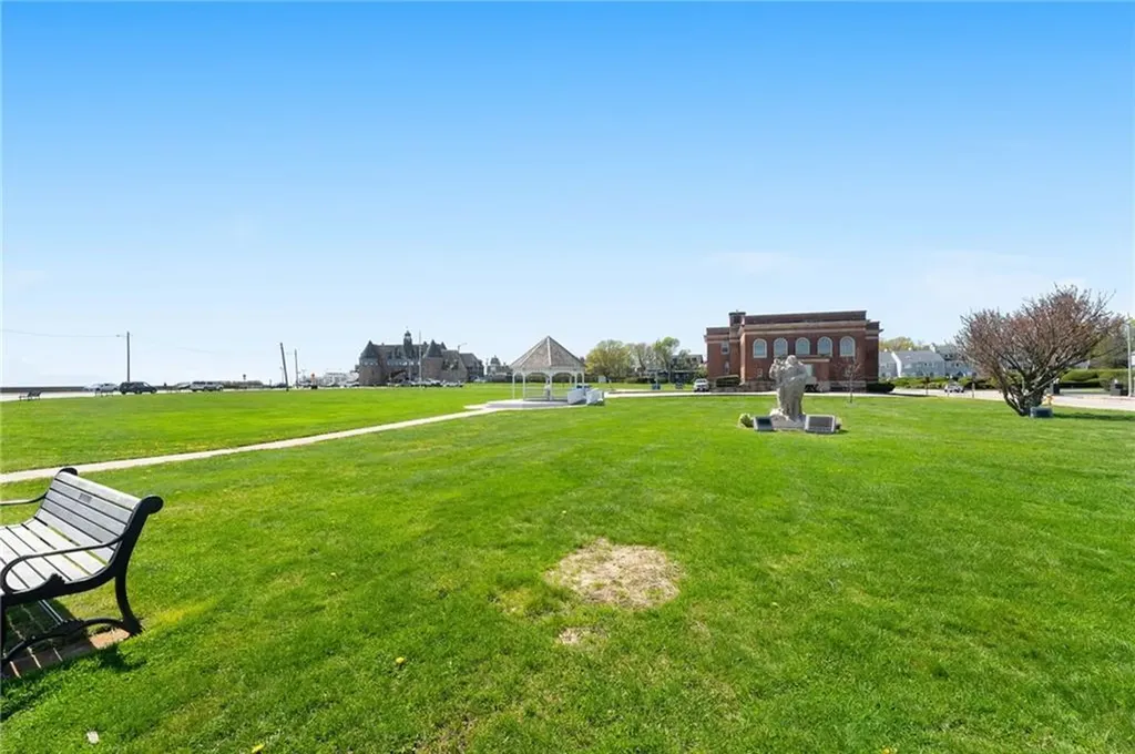 63 Boon Street Narragansett RI 02882