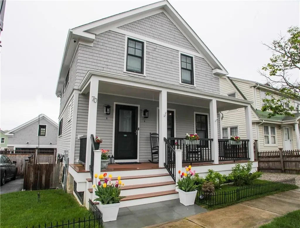 70 Roseneath Avenue Newport RI 02840
