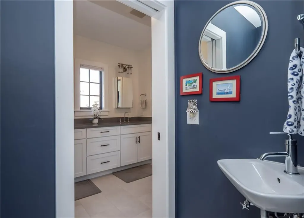 70 Roseneath Avenue Newport RI 02840