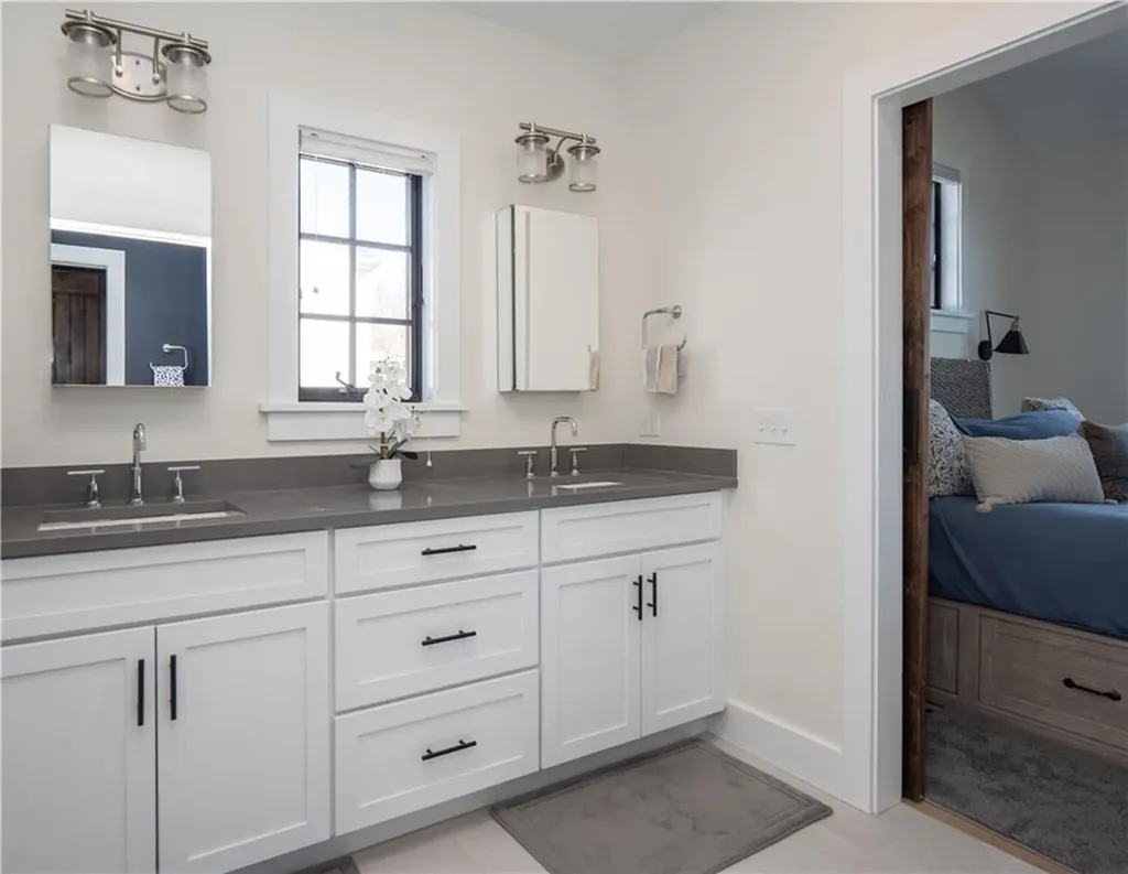 70 Roseneath Avenue Newport RI 02840