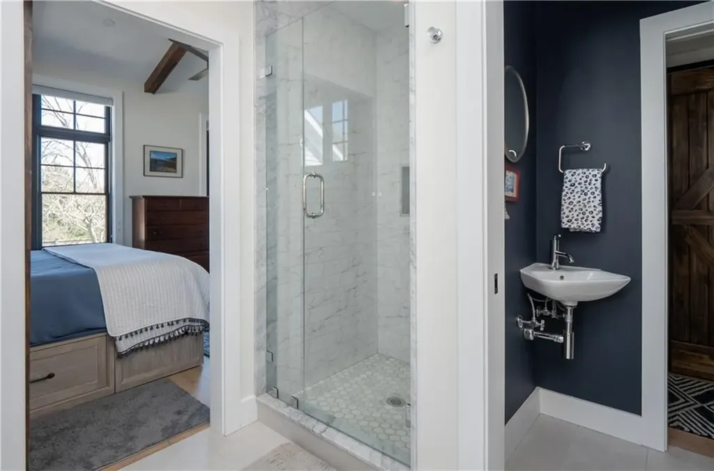 70 Roseneath Avenue Newport RI 02840