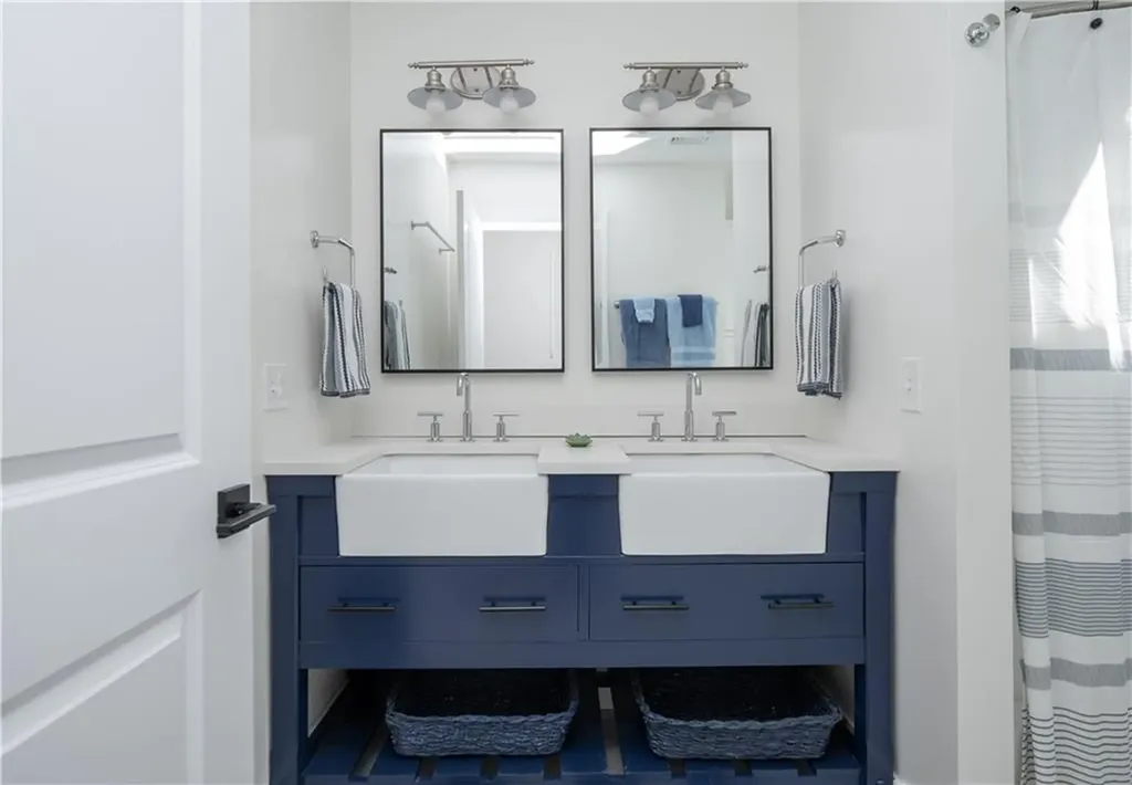 70 Roseneath Avenue Newport RI 02840