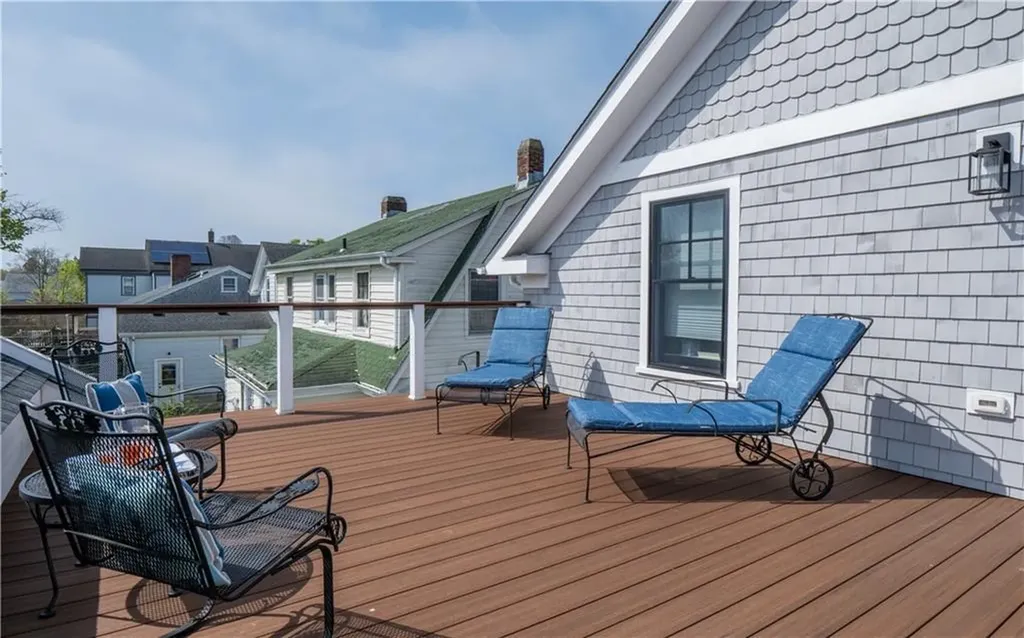 70 Roseneath Avenue Newport RI 02840