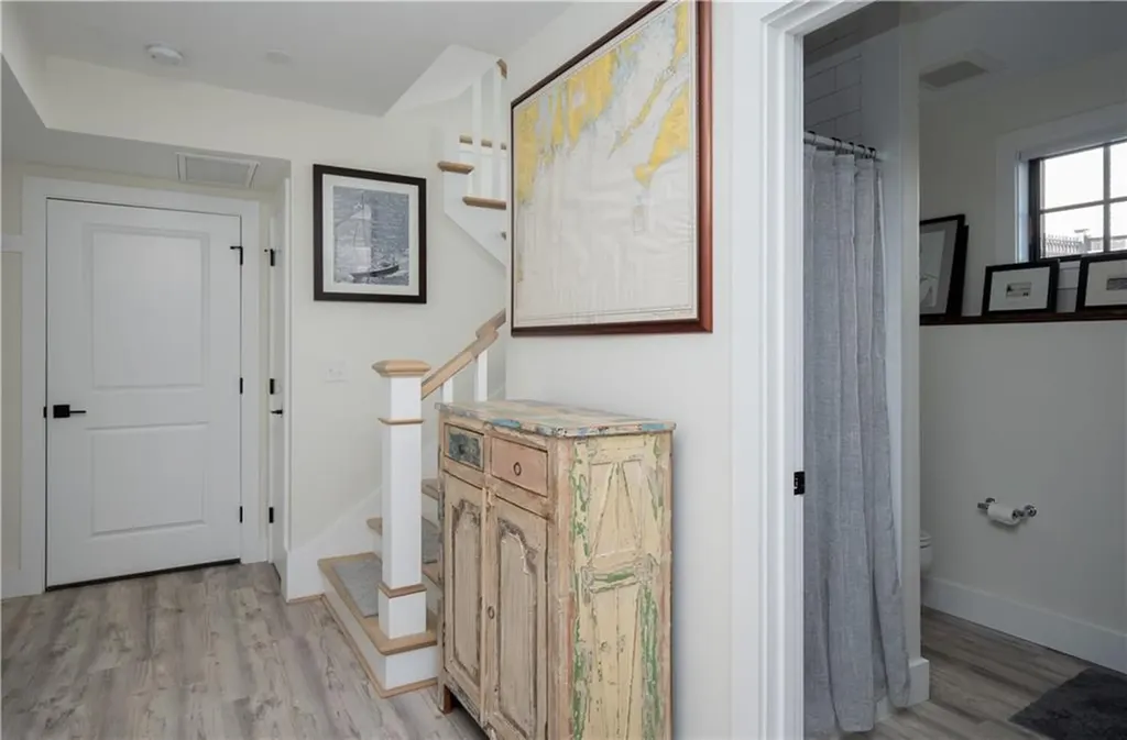 70 Roseneath Avenue Newport RI 02840