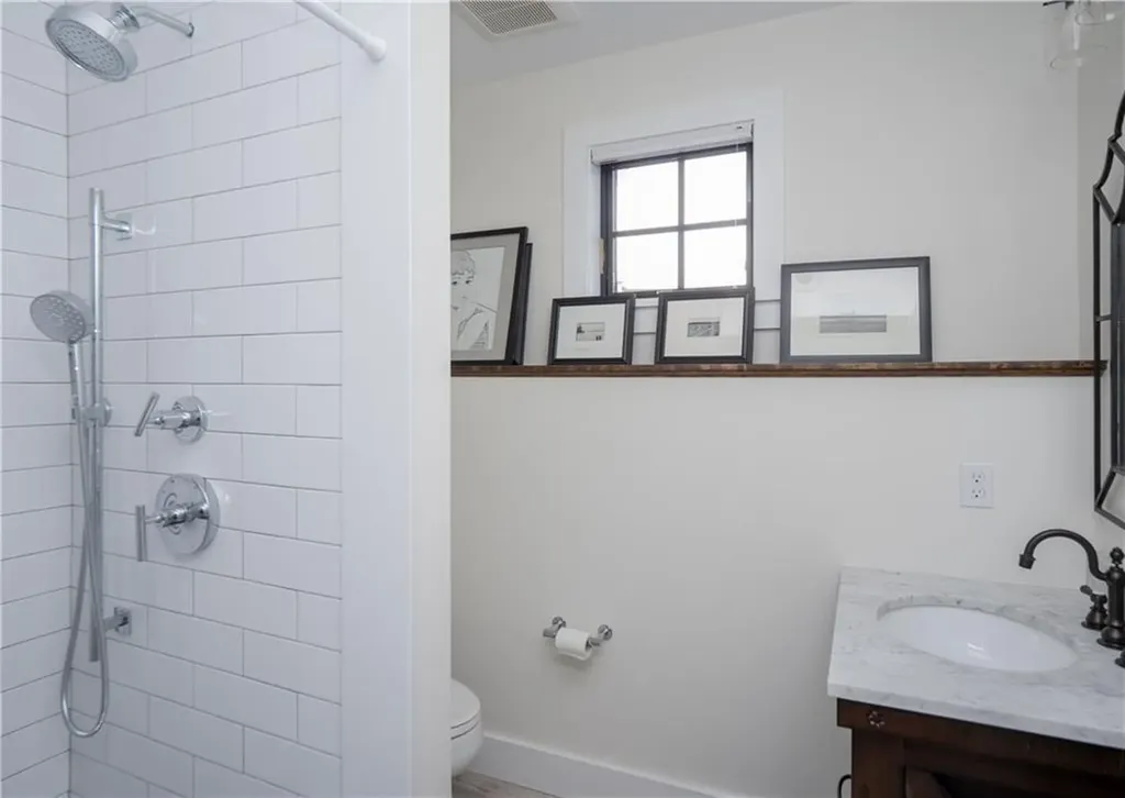70 Roseneath Avenue Newport RI 02840