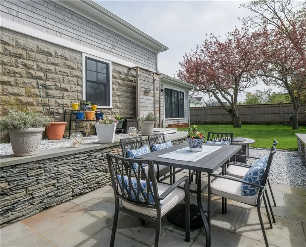 70 Roseneath Avenue Newport RI 02840