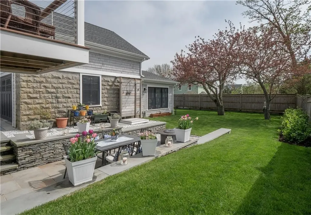 70 Roseneath Avenue Newport RI 02840