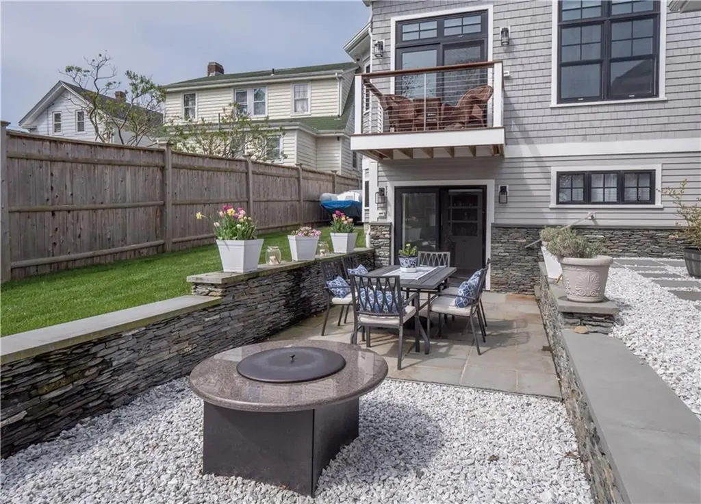 70 Roseneath Avenue Newport RI 02840