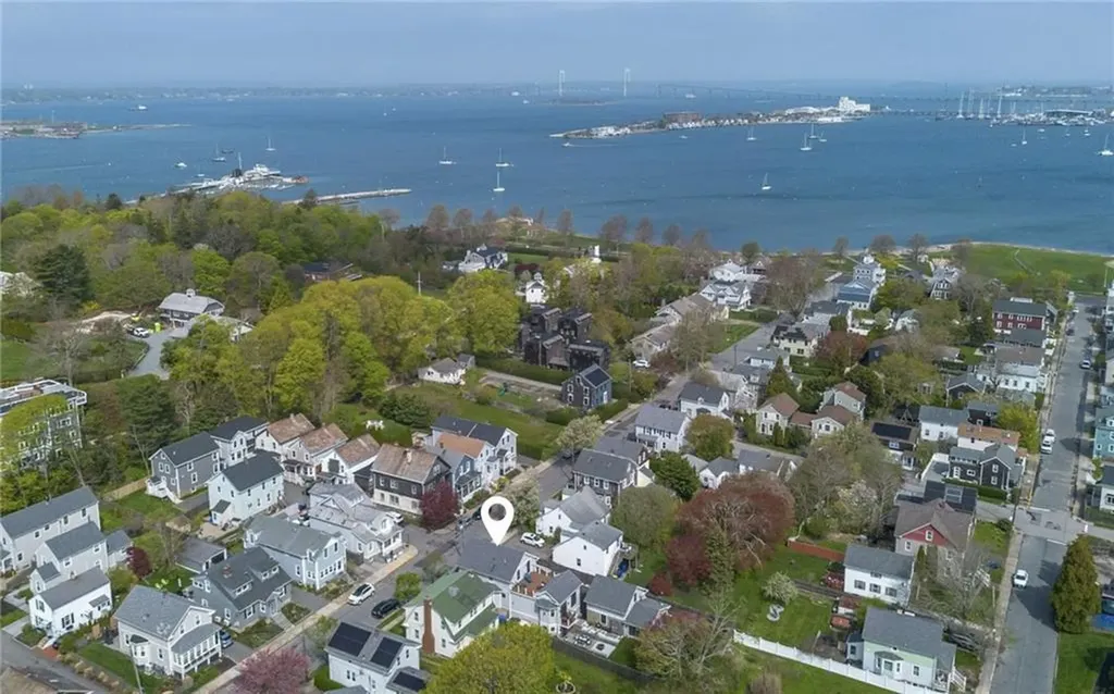 70 Roseneath Avenue Newport RI 02840