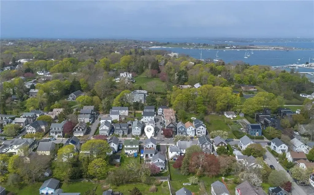 70 Roseneath Avenue Newport RI 02840