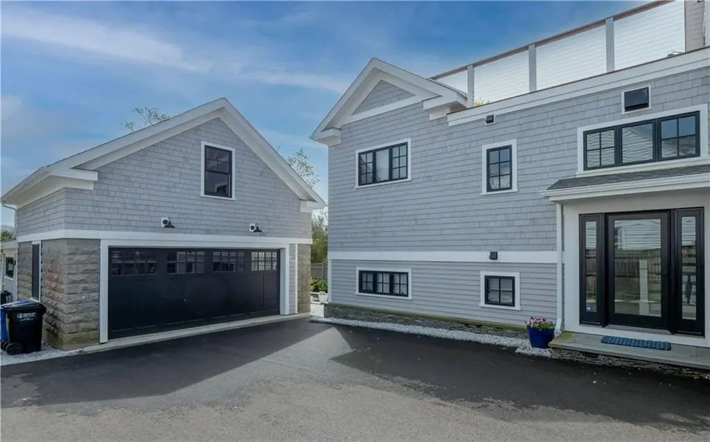 70 Roseneath Avenue Newport RI 02840