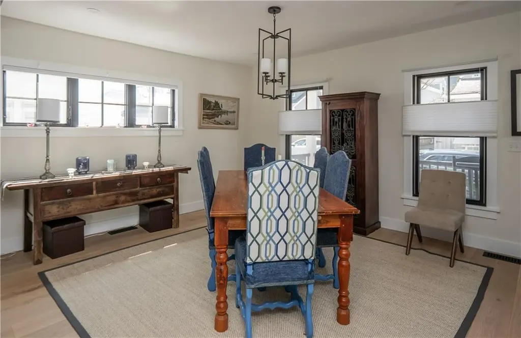 70 Roseneath Avenue Newport RI 02840