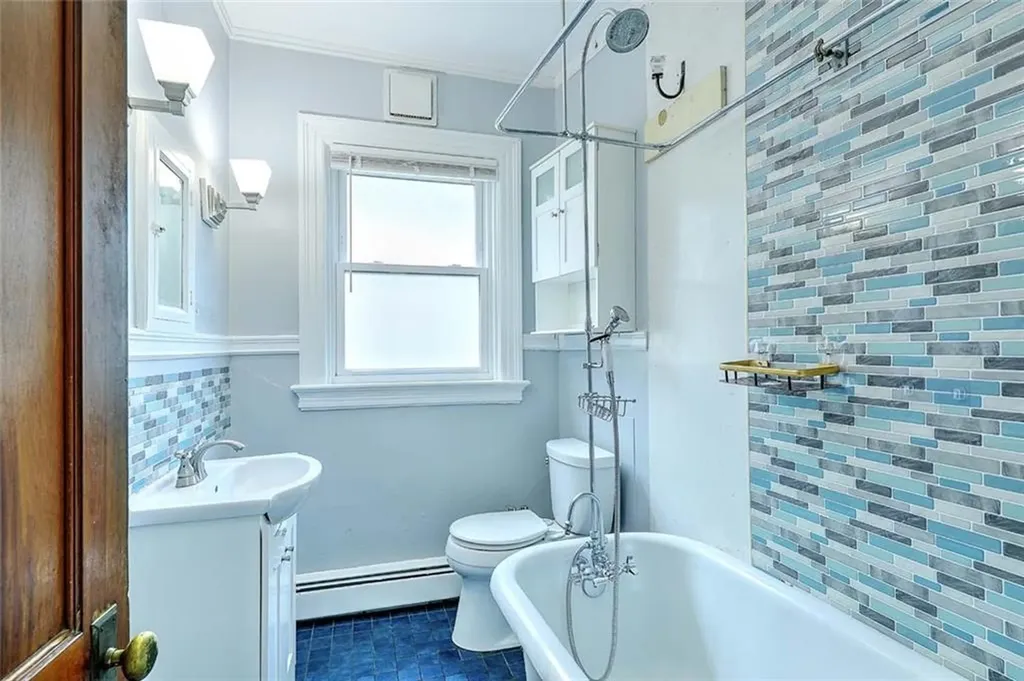 453 455 Morris Avenue Providence RI 02906