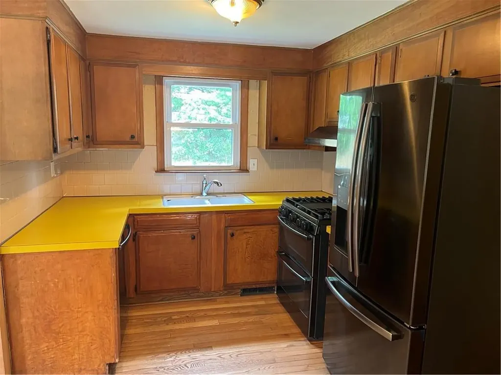 10 Lawnwood Road Coventry RI 02816