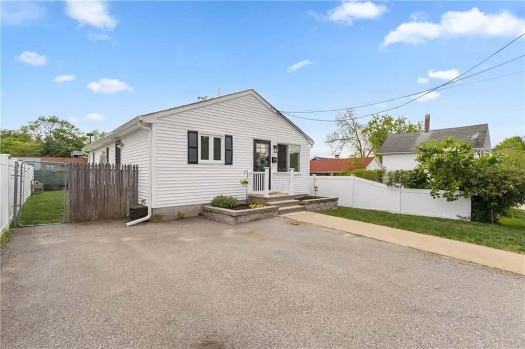 36 Ophelia Street Providence RI 02909