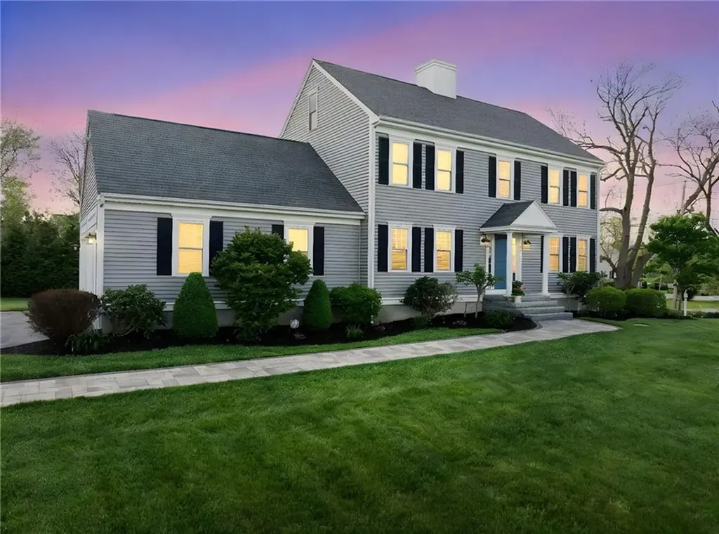 11 Winslow Way Swansea MA 02777