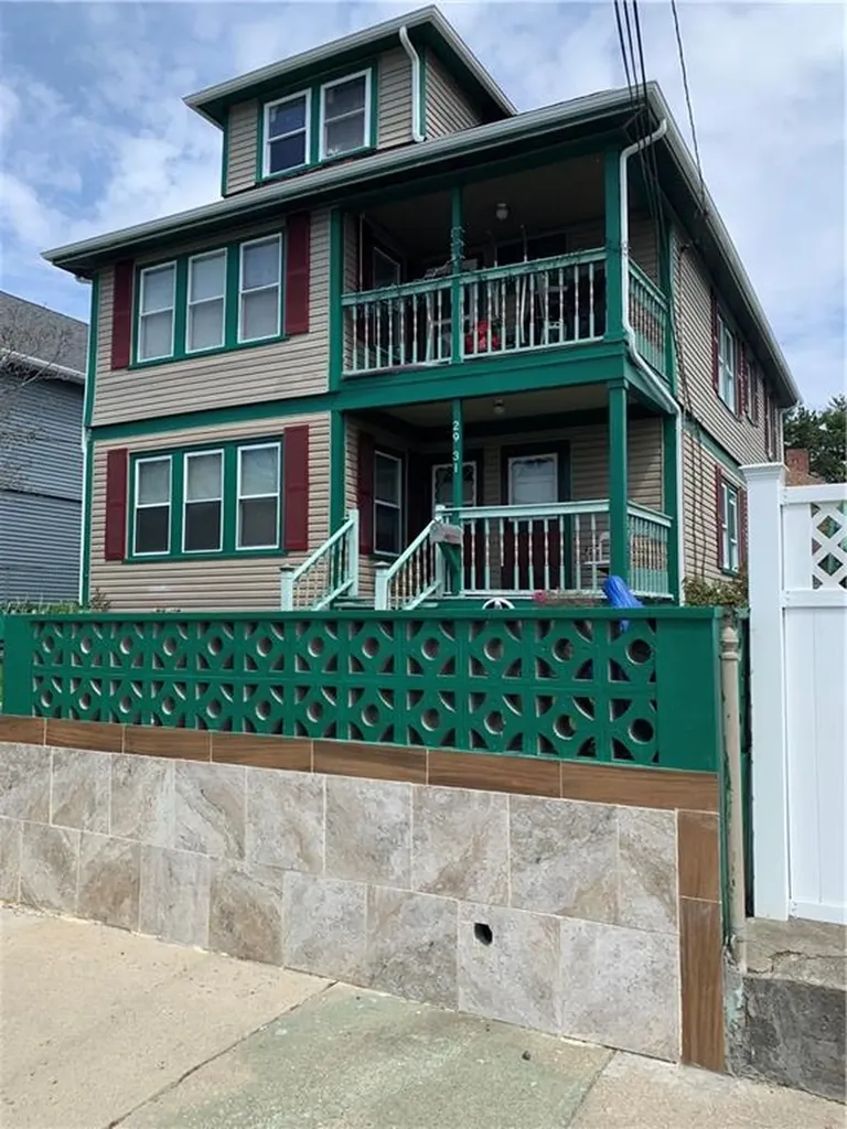 31 Ponagansett Avenue Providence RI 02909