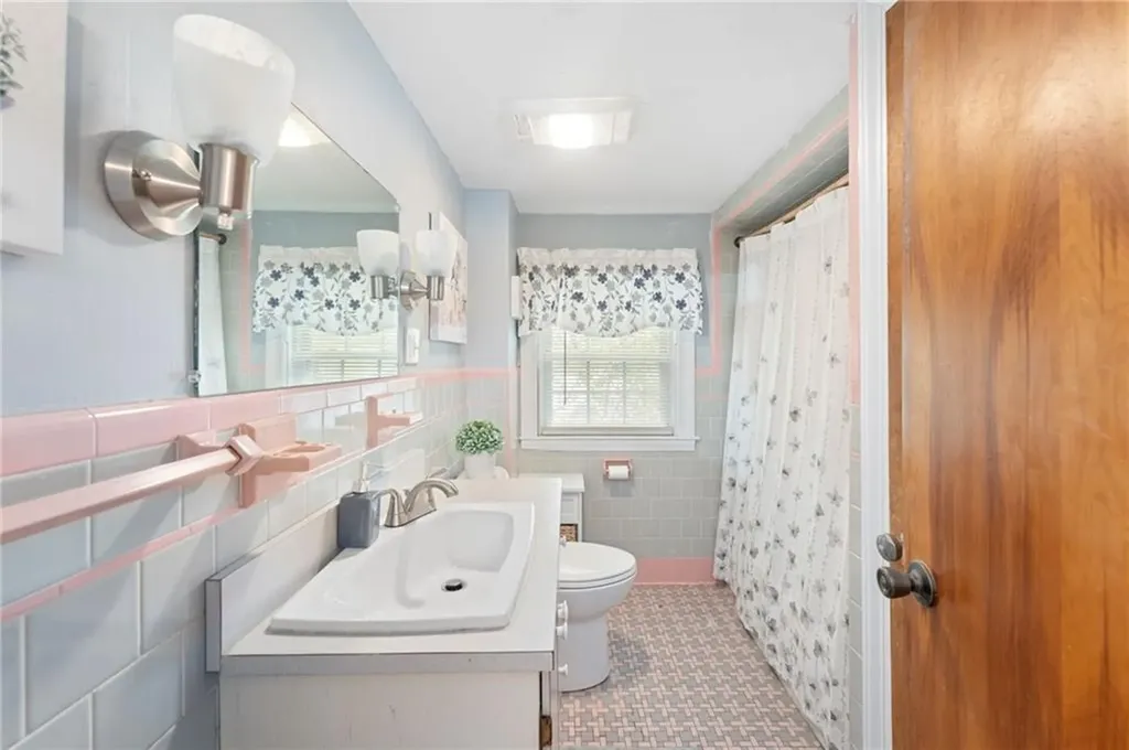 141 Burns Street Providence RI 02904