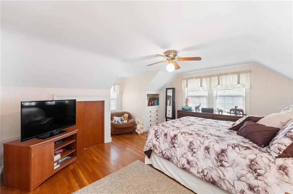 141 Burns Street Providence RI 02904