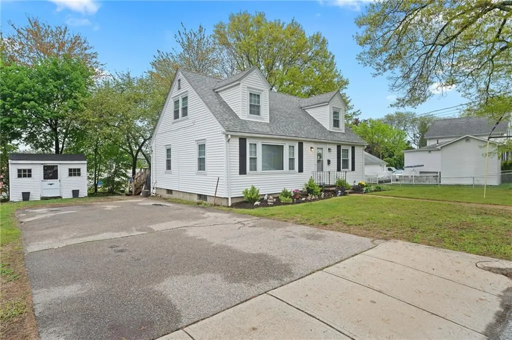 141 Burns Street Providence RI 02904