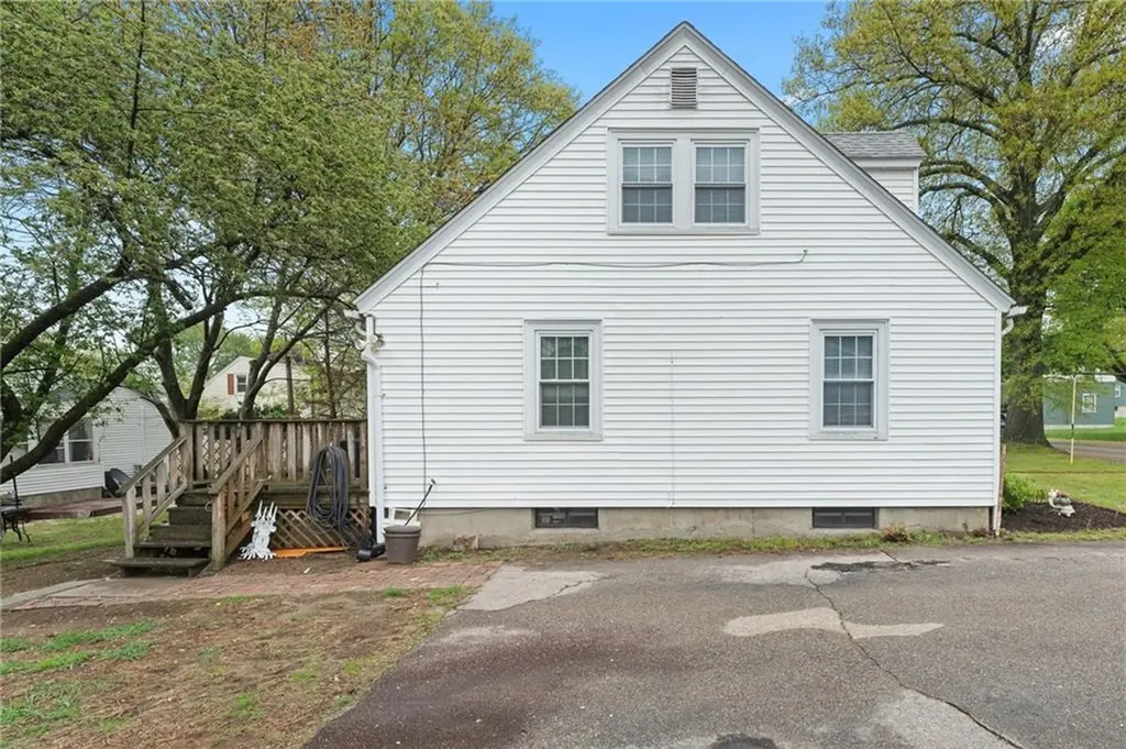 141 Burns Street Providence RI 02904