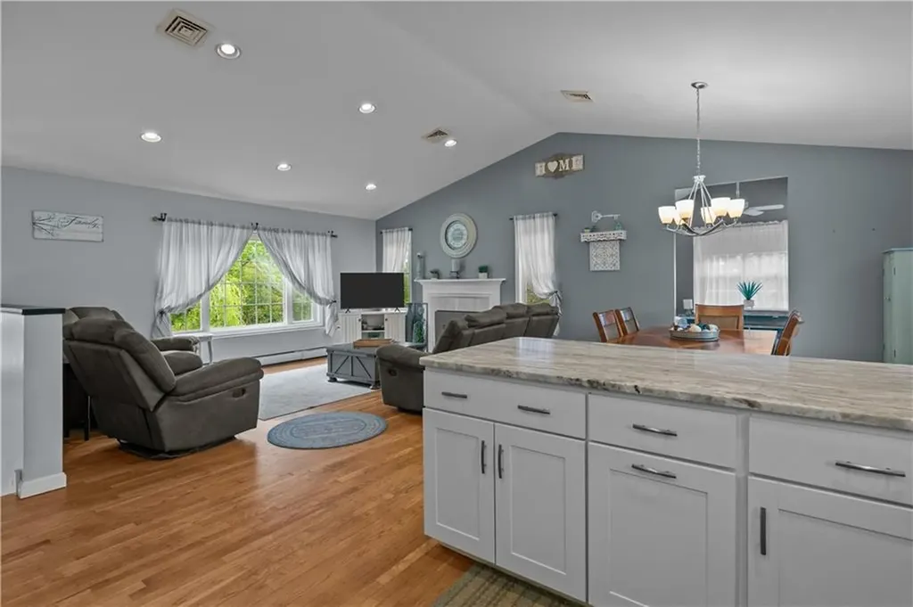26 Cherokee Drive Portsmouth RI 02871