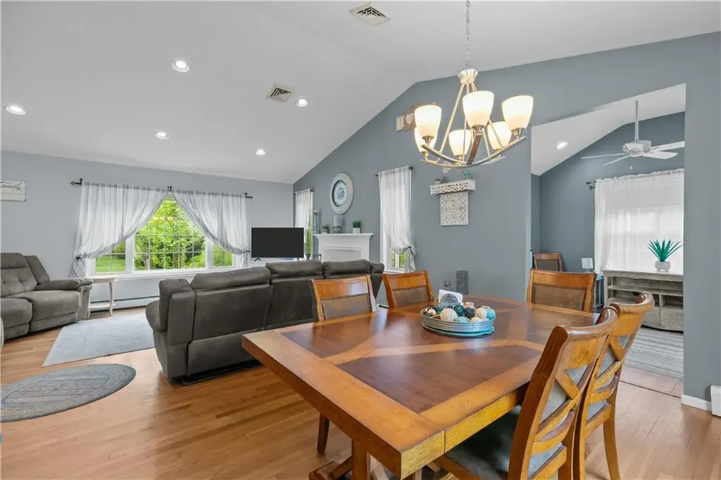 26 Cherokee Drive Portsmouth RI 02871
