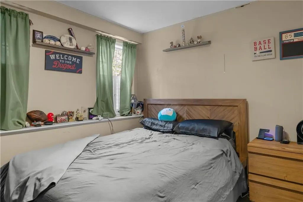 26 Cherokee Drive Portsmouth RI 02871