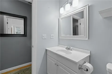 26 Cherokee Drive Portsmouth RI 02871