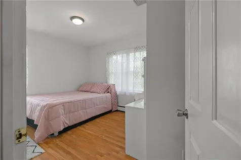 26 Cherokee Drive Portsmouth RI 02871