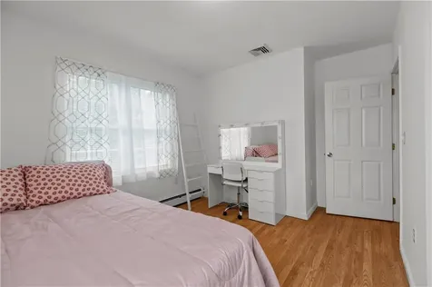 26 Cherokee Drive Portsmouth RI 02871