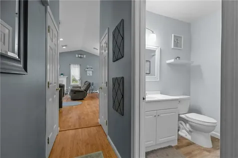 26 Cherokee Drive Portsmouth RI 02871