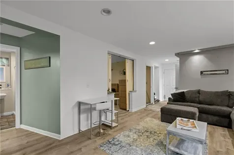 26 Cherokee Drive Portsmouth RI 02871