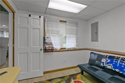 26 Cherokee Drive Portsmouth RI 02871